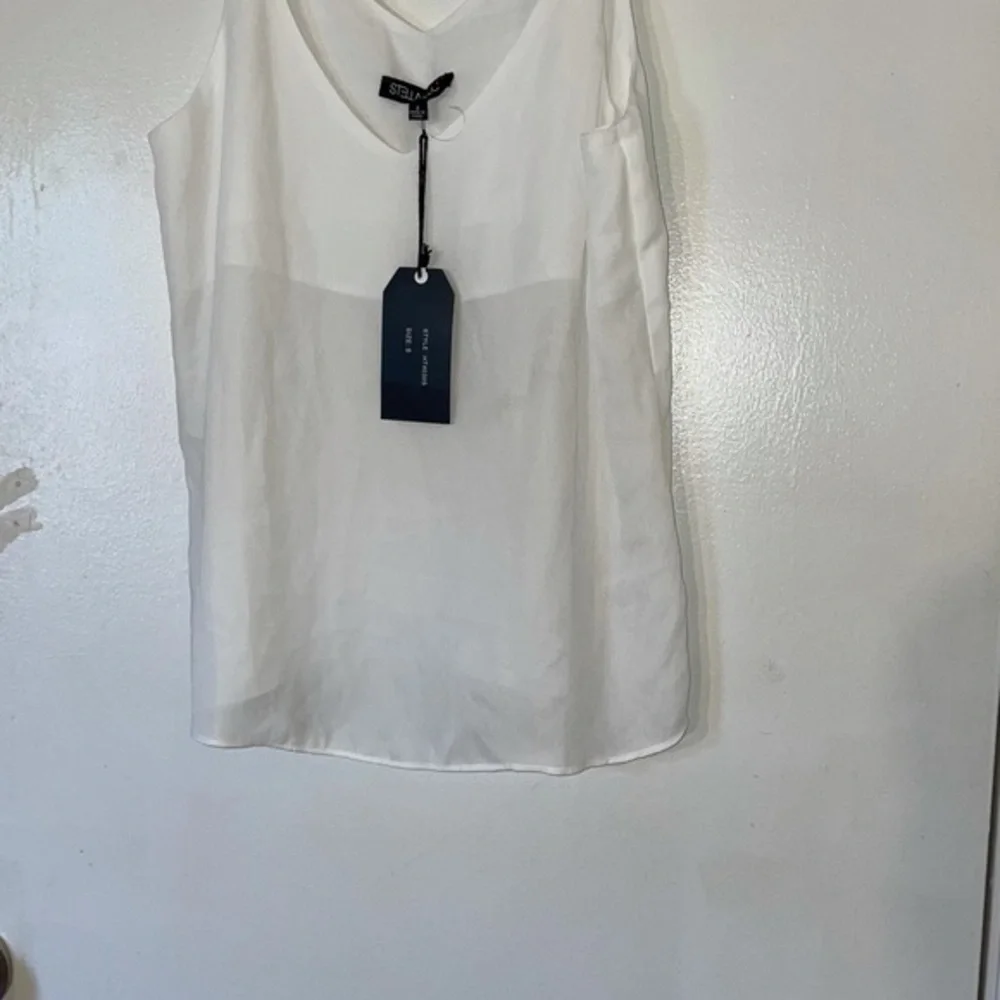 🔥🔥Bundle 🚨 Alert 2 Spring Tops Size Small - Picture 2 of 13